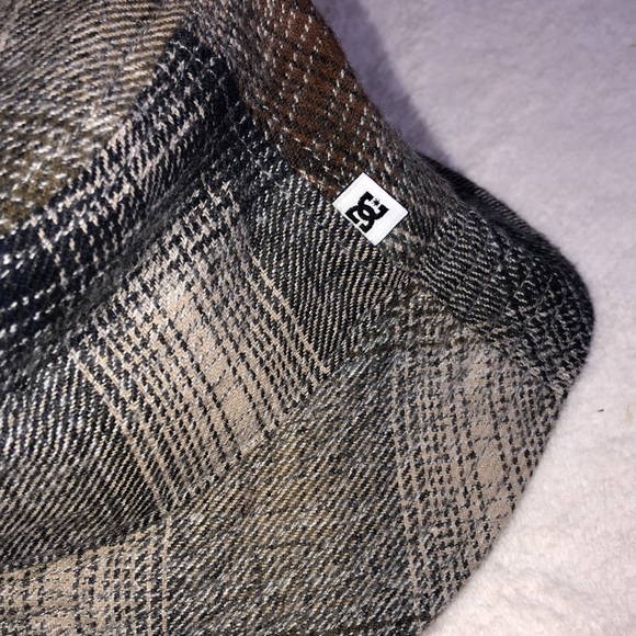 DC Fall Blue Tan Plaid Logo Bucket Hat - Picture 4 of 6